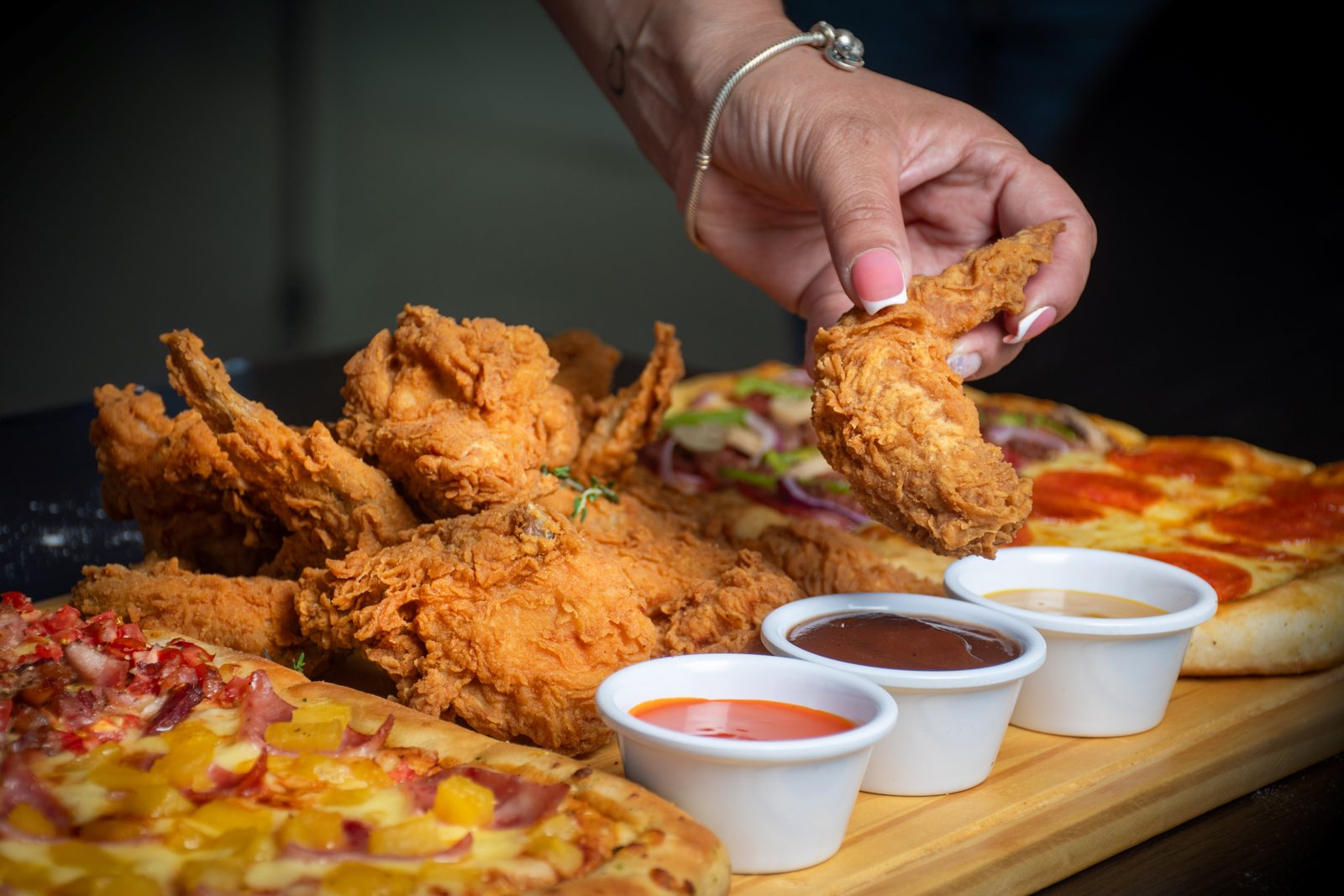 Pedido TAVA con alitas y salsas